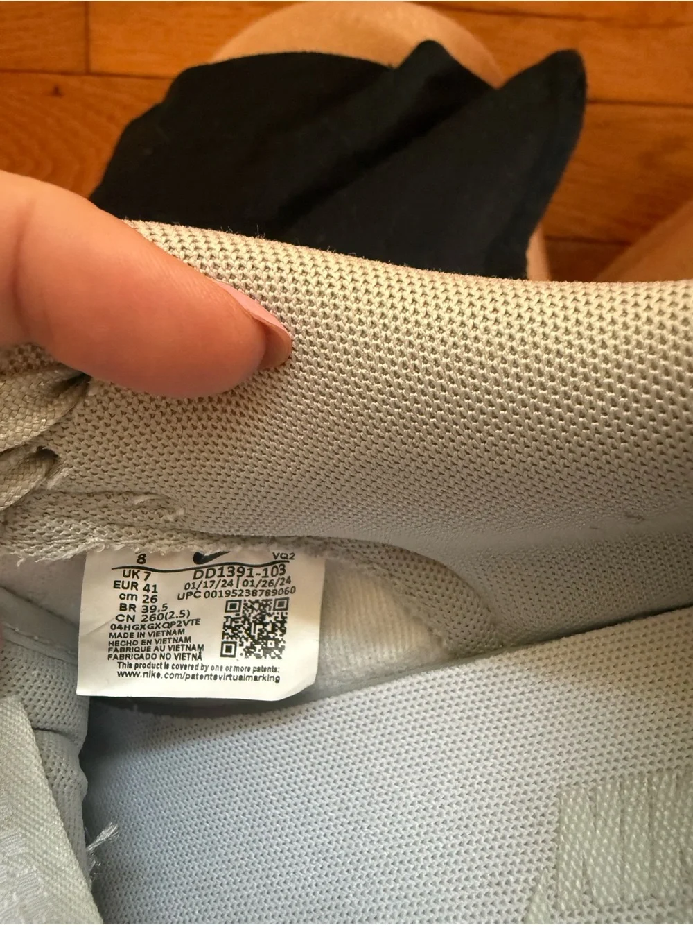 Nike Light Grey and White Low-Top Dubks